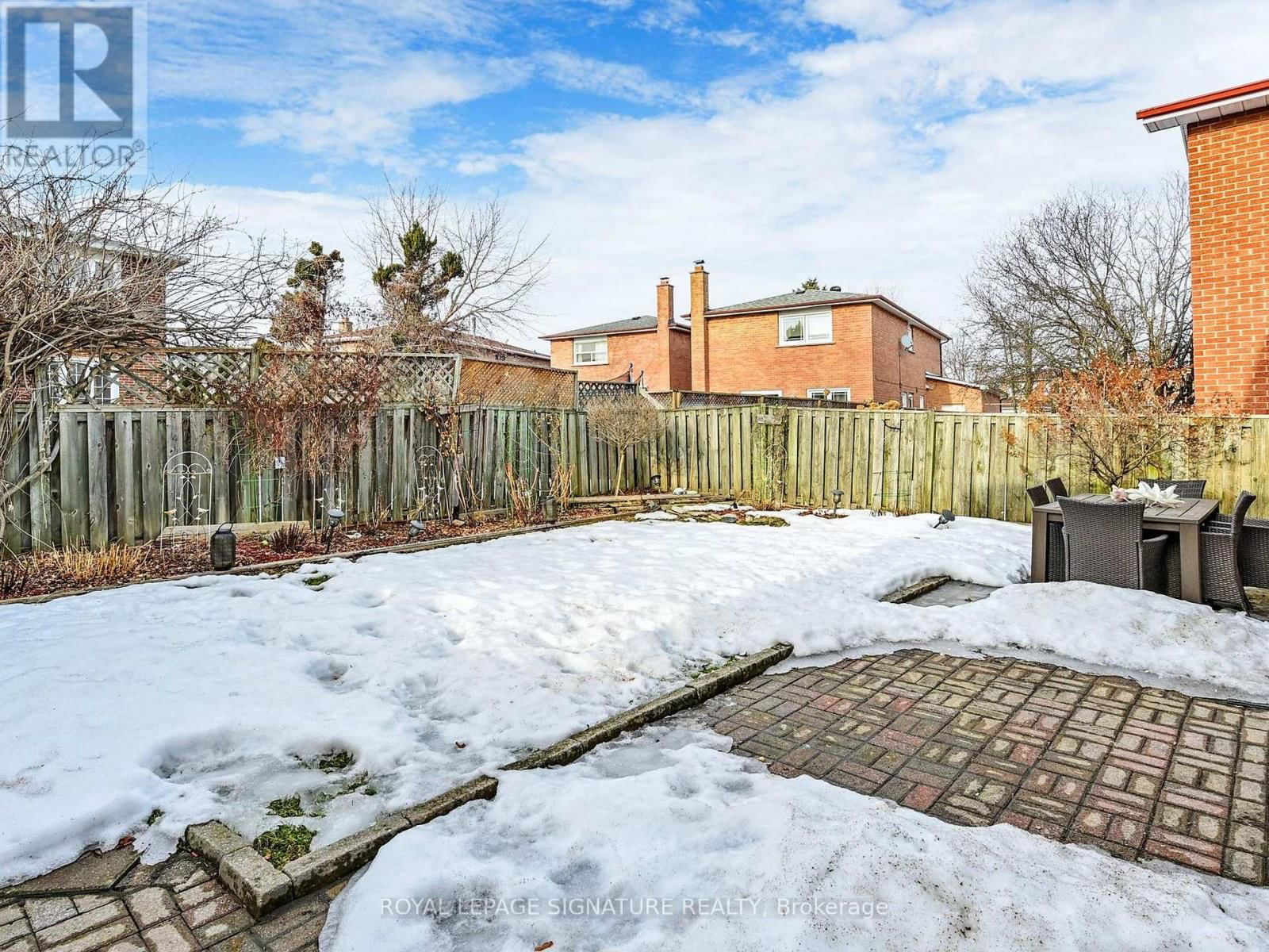 72 GRAHAM CRESCENT Image 38