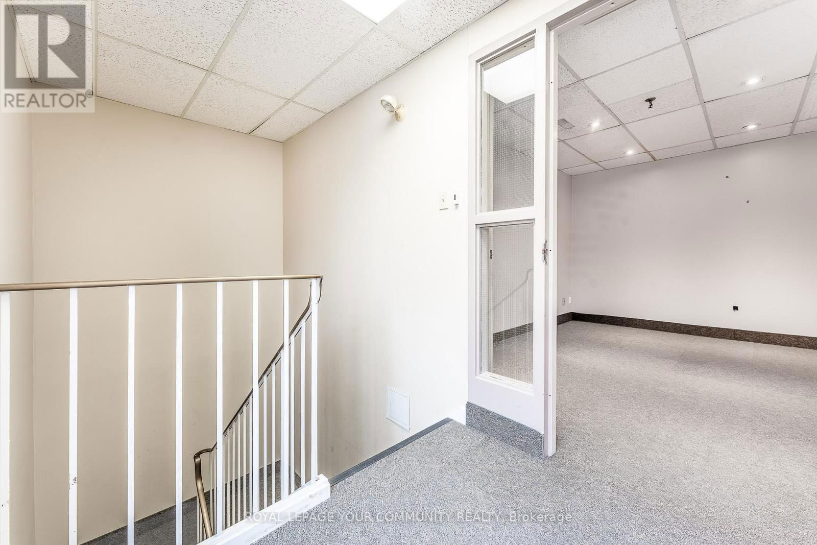 11U - 400 ESNA PARK DRIVE Image 1