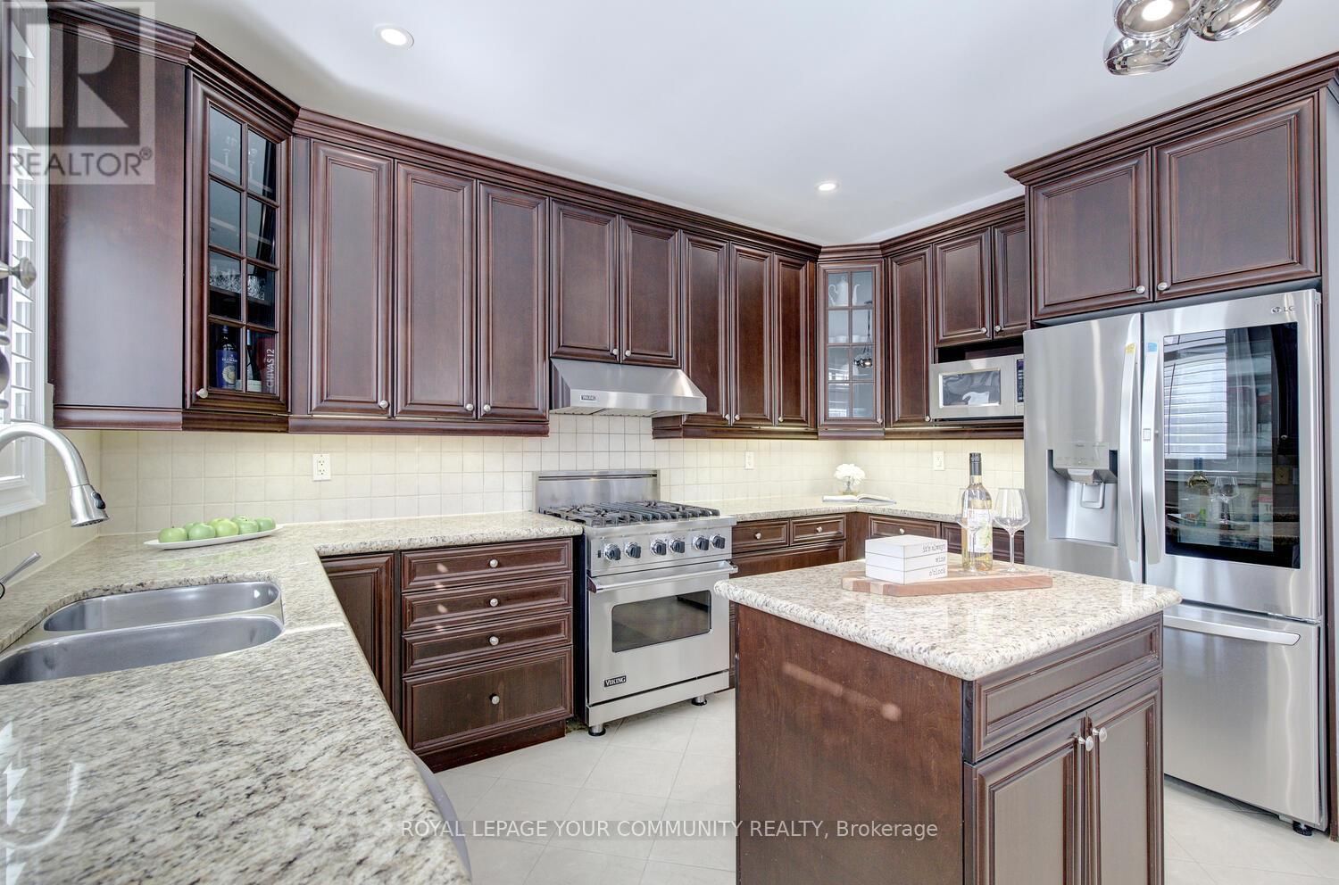 24 ROCK ELM COURT Image 16