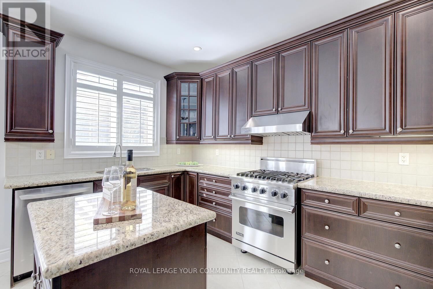 24 ROCK ELM COURT Image 18