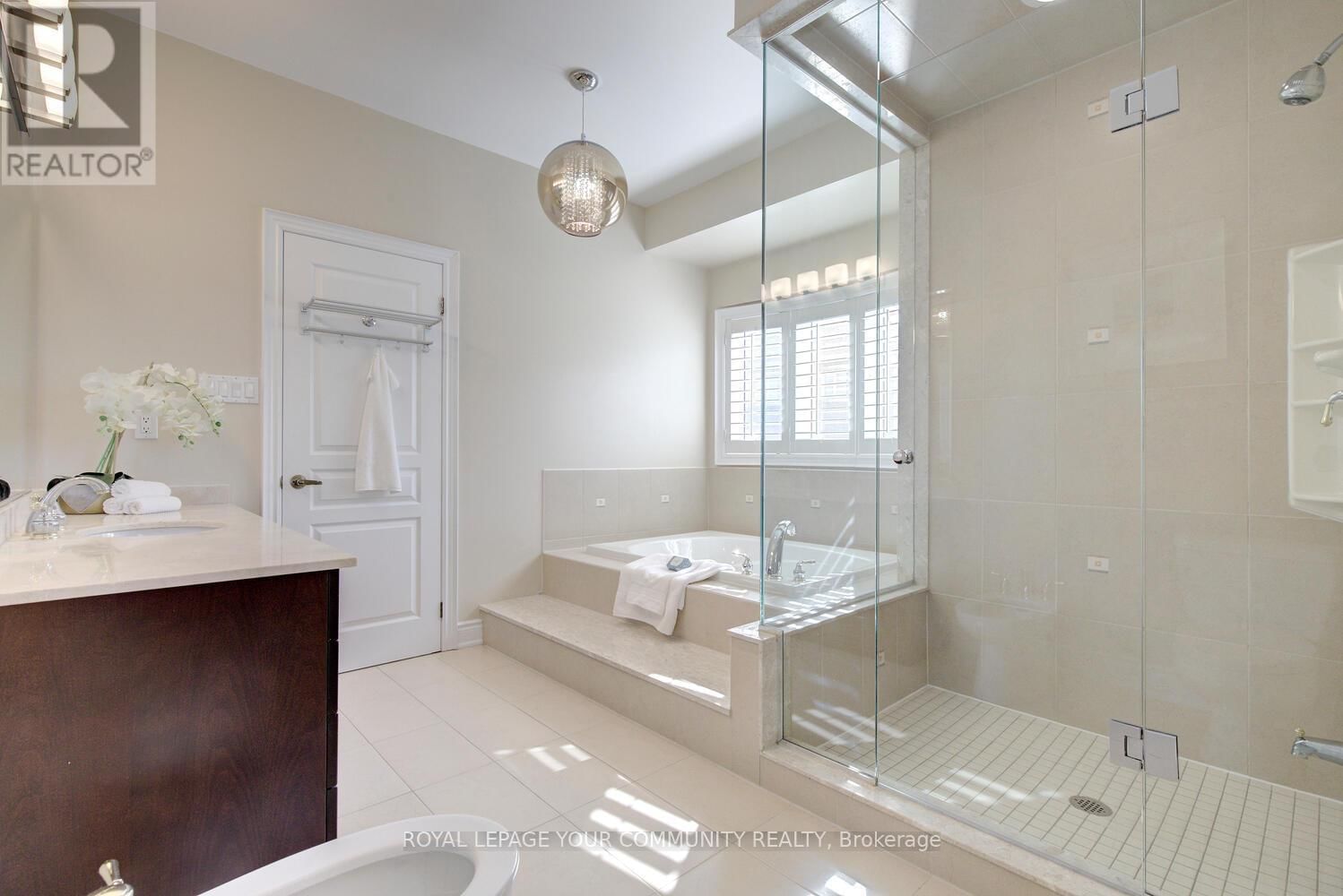 24 ROCK ELM COURT Image 37