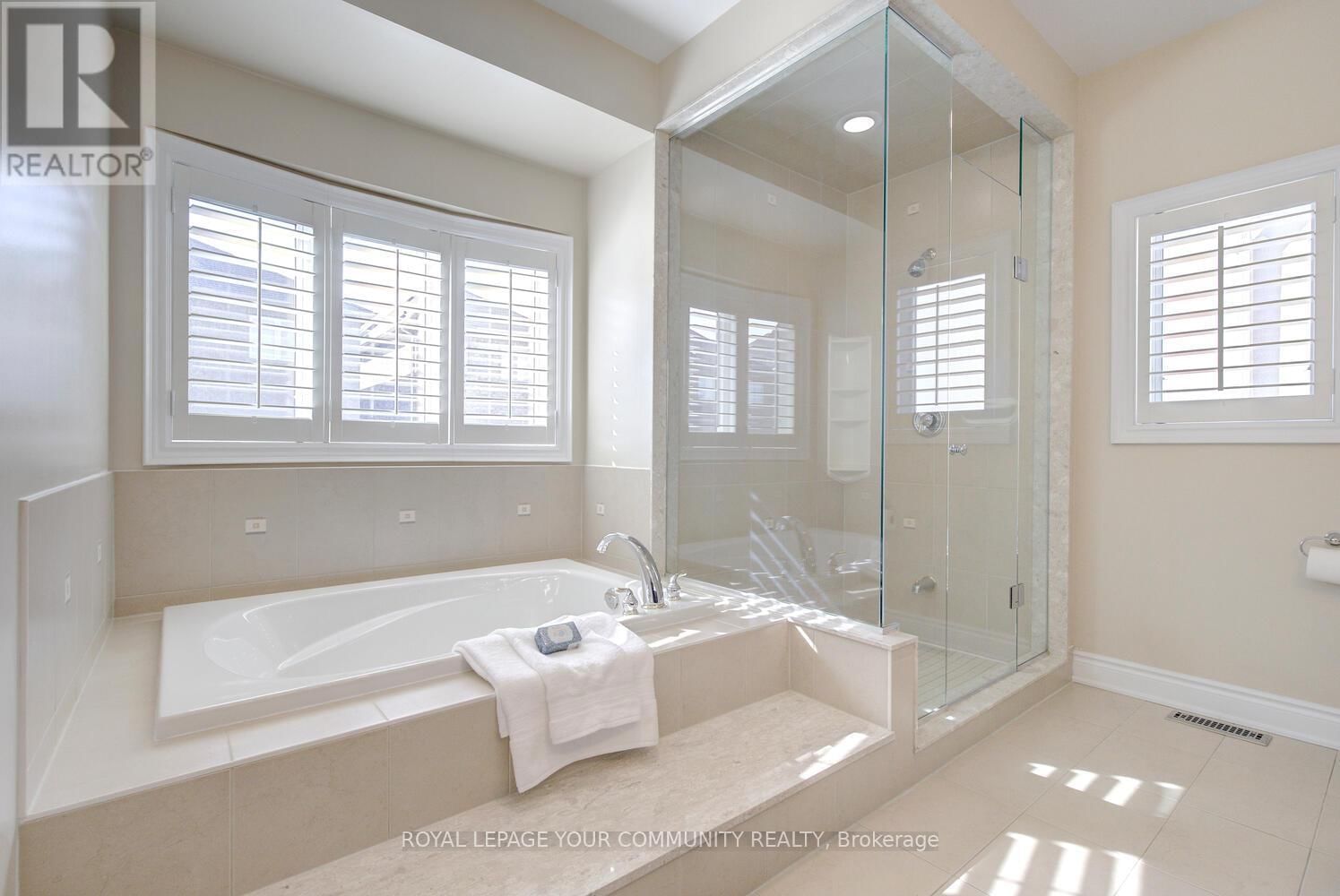 24 ROCK ELM COURT Image 38