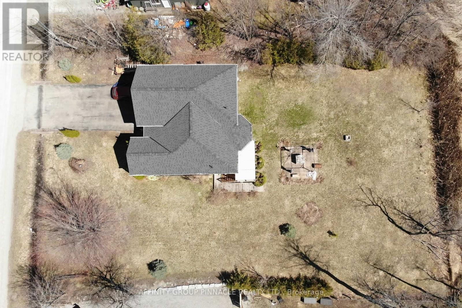 36 BALL AVENUE EAST Image 44