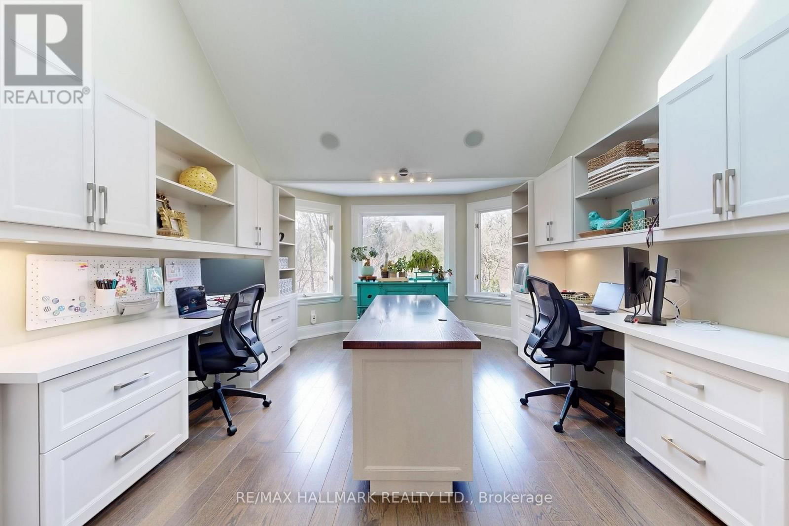 97 MARSH HARBOUR Image 30