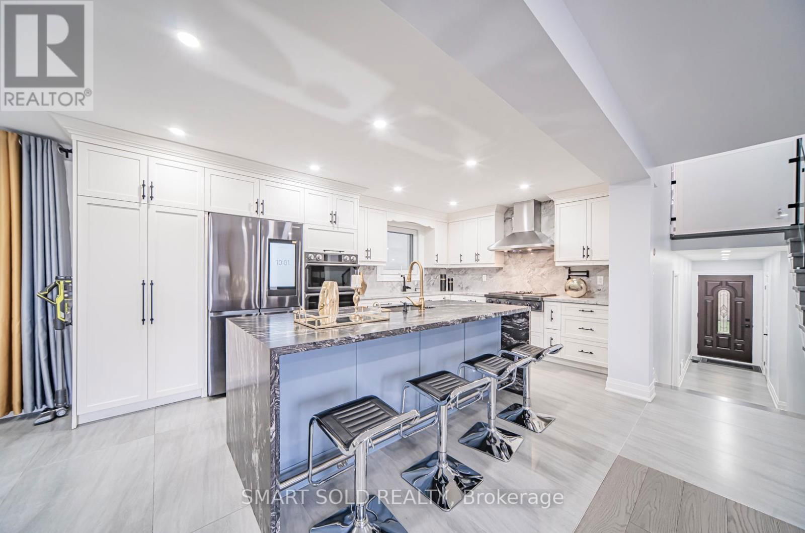 9 OAKCREST AVENUE Image 14