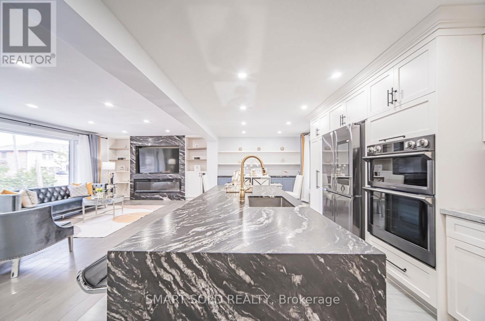 9 OAKCREST AVENUE Image 16