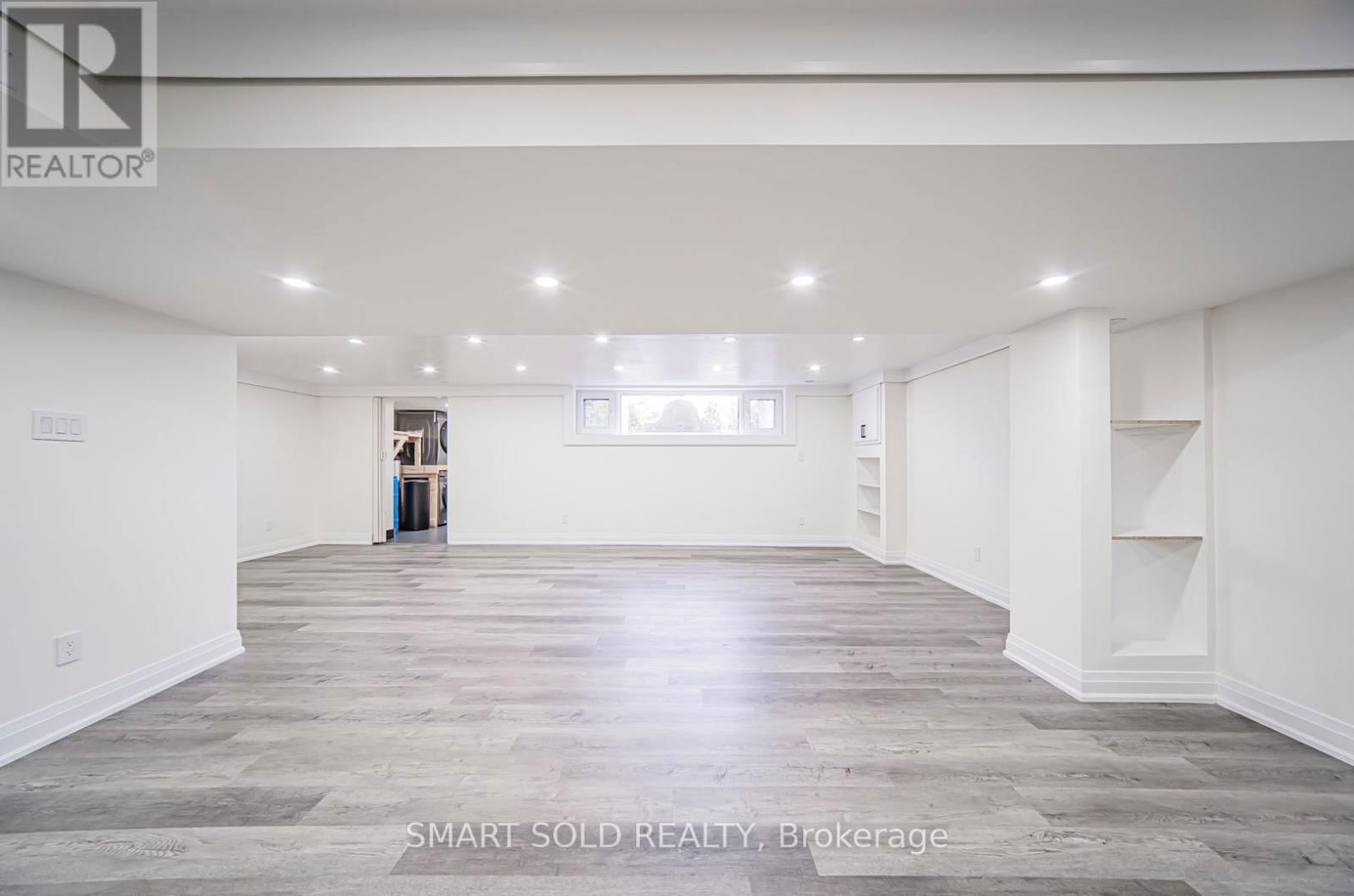 9 OAKCREST AVENUE Image 34