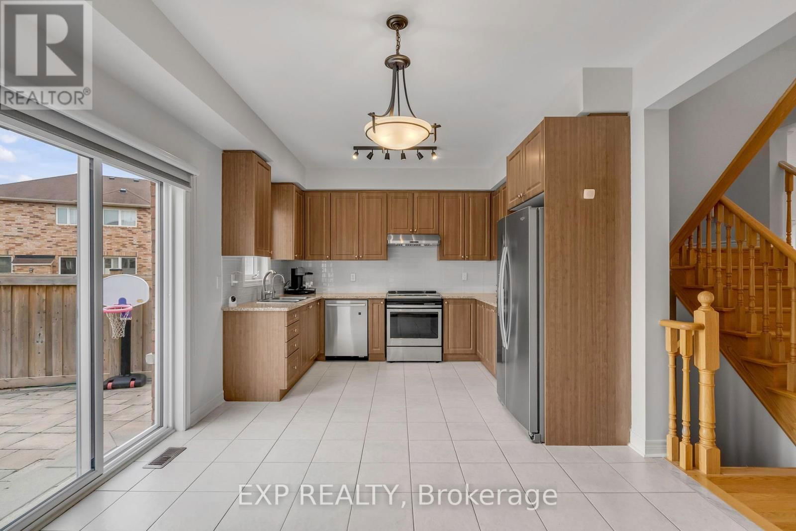 131 GREENWOOD ROAD Image 11