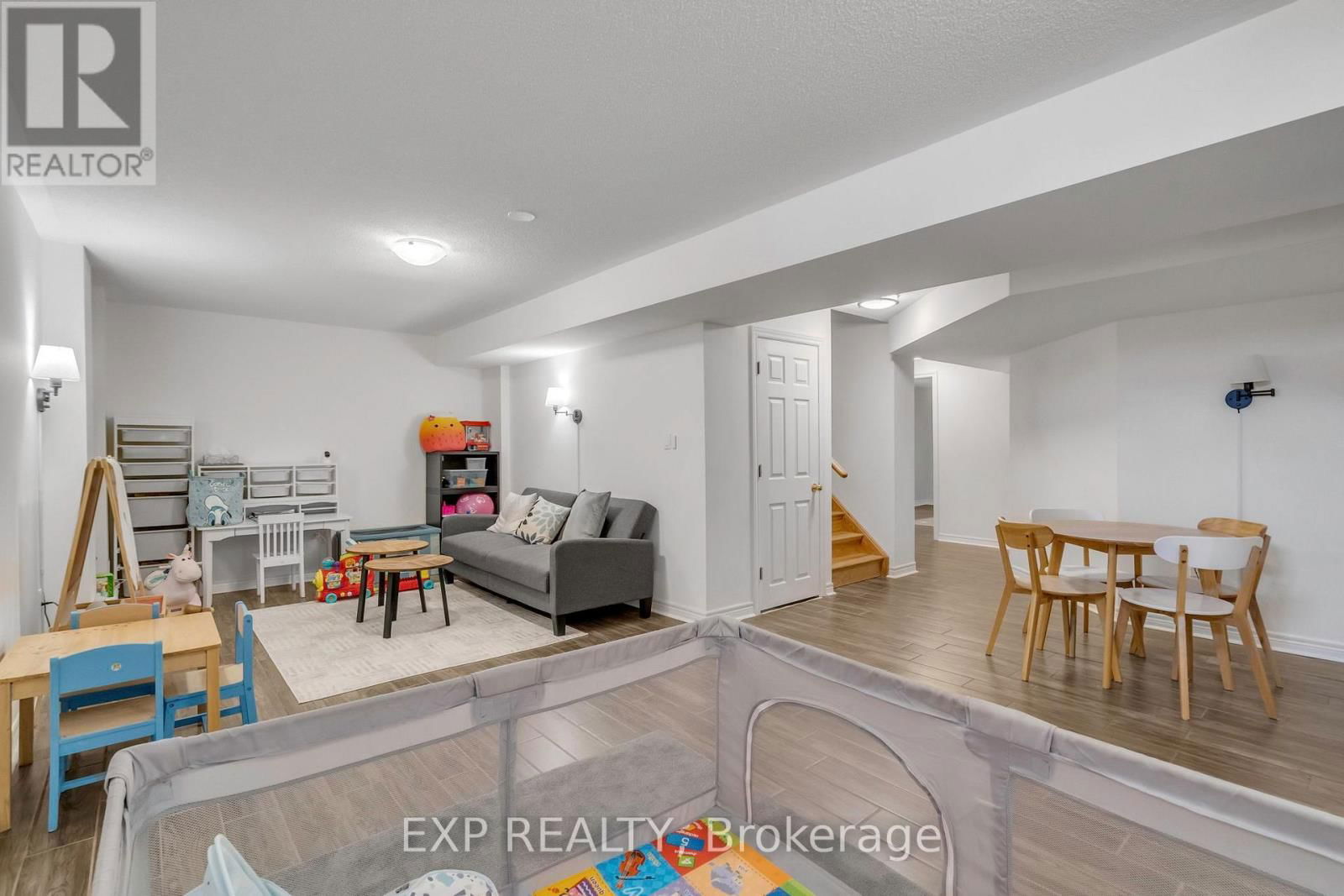 131 GREENWOOD ROAD Image 22