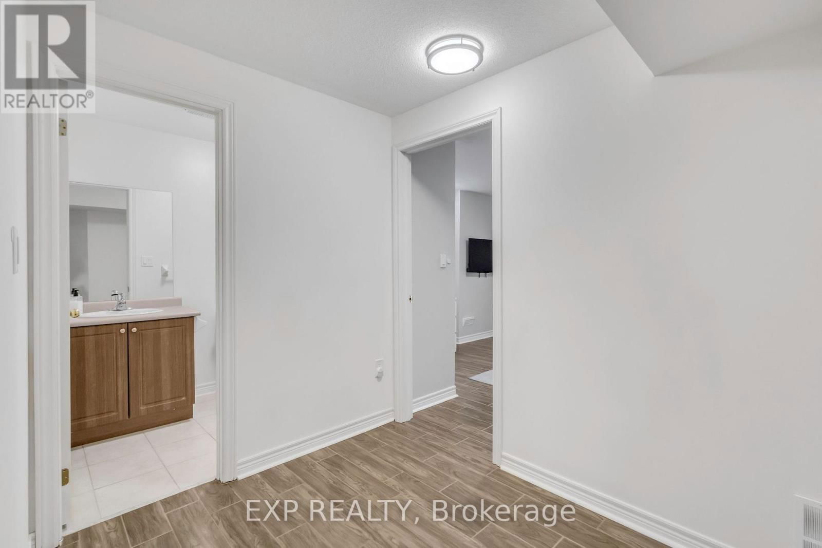 131 GREENWOOD ROAD Image 23