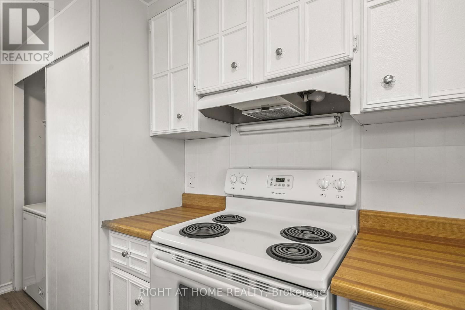 56 FLORA DRIVE Image 12