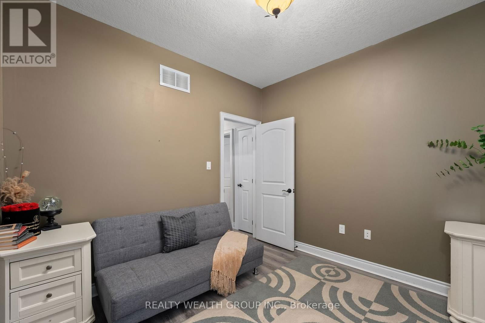 1056 QUARRY DRIVE Image 15