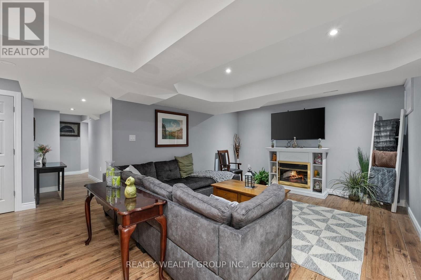 1056 QUARRY DRIVE Image 24