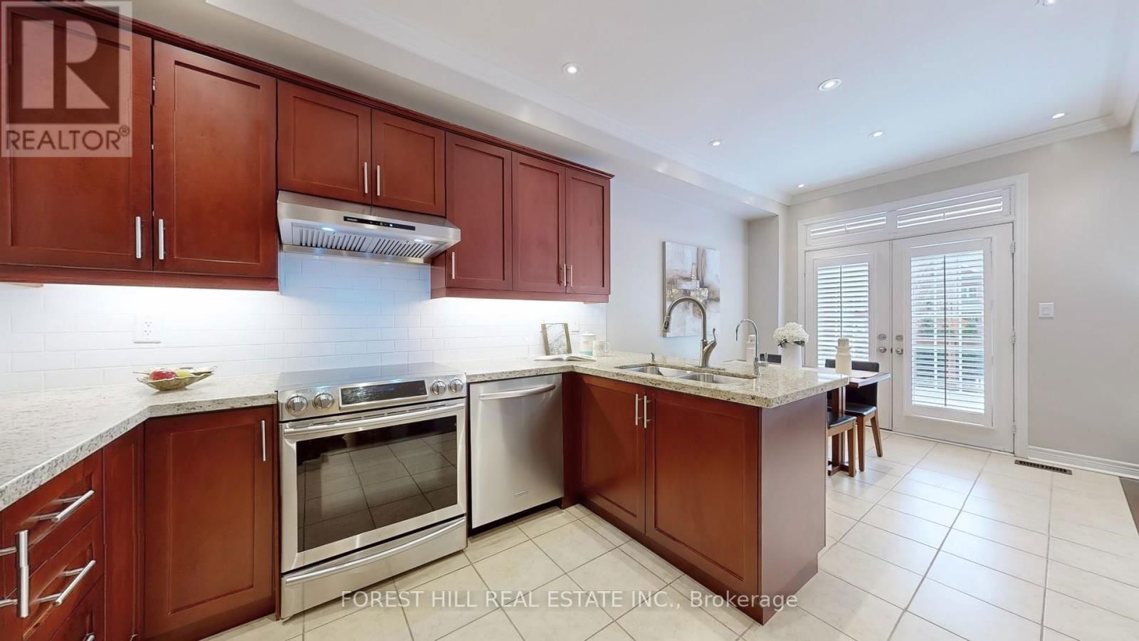 57 - 280 PARADELLE DRIVE Image 13