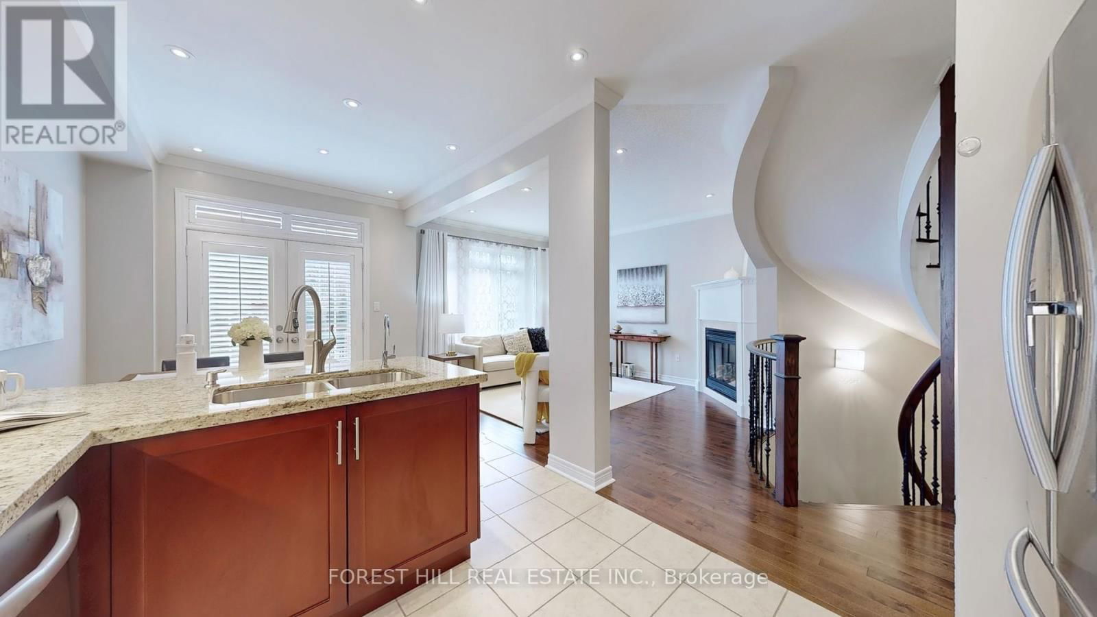 57 - 280 PARADELLE DRIVE Image 16