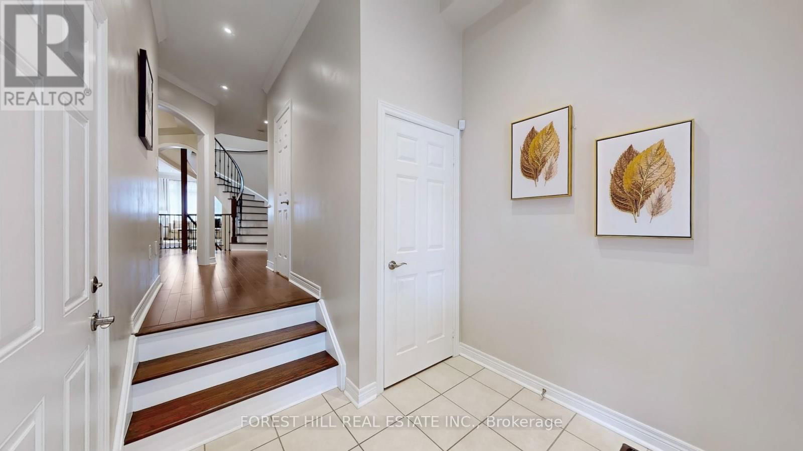 57 - 280 PARADELLE DRIVE Image 2