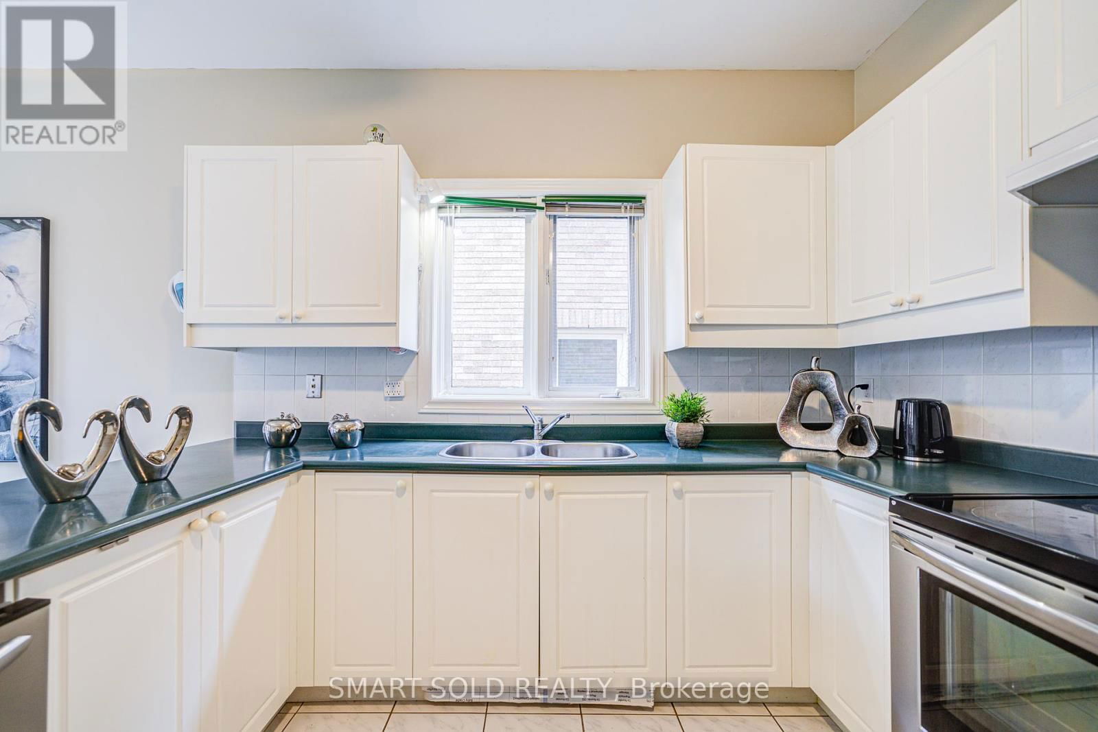 14 CANYON CREEK AVENUE Image 18