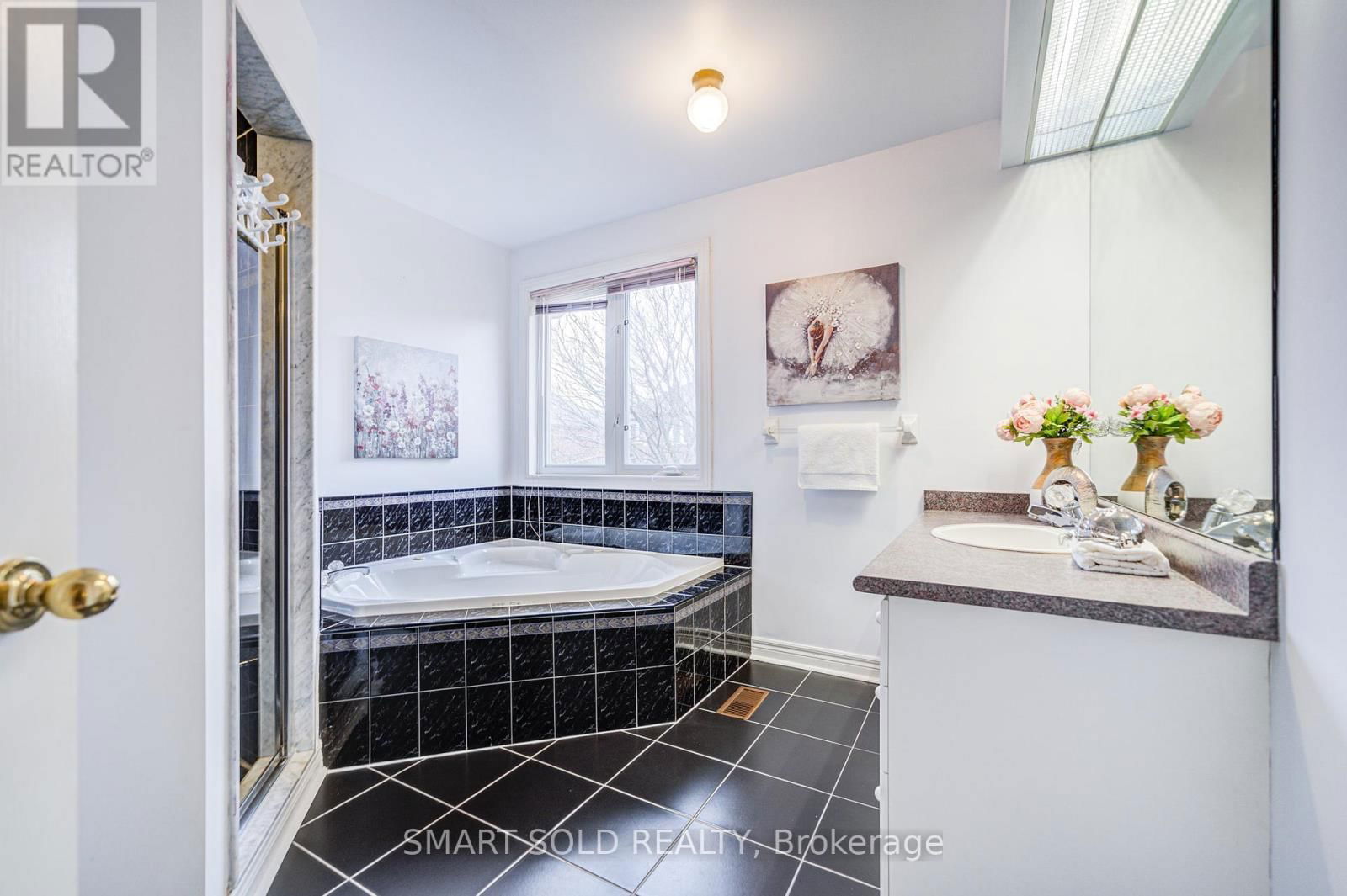 14 CANYON CREEK AVENUE Image 28