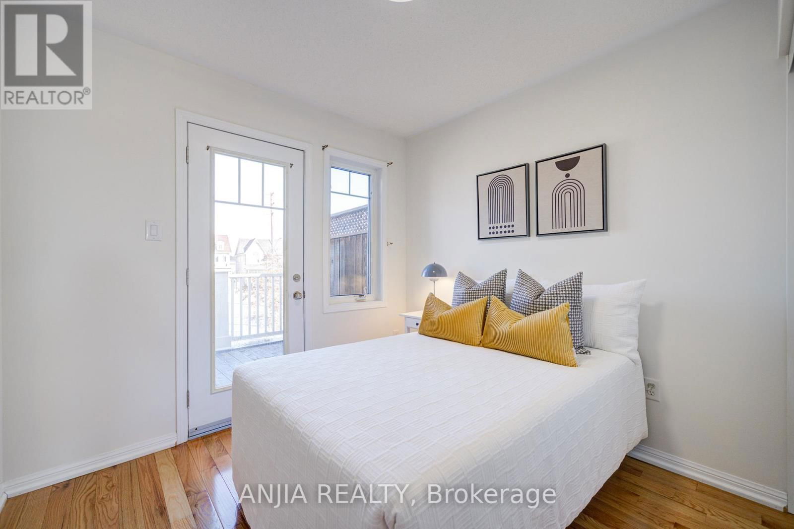 42 GAS LAMP LANE Image 30