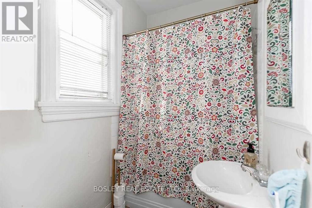 3 - 330 BOTSFORD STREET Image 8