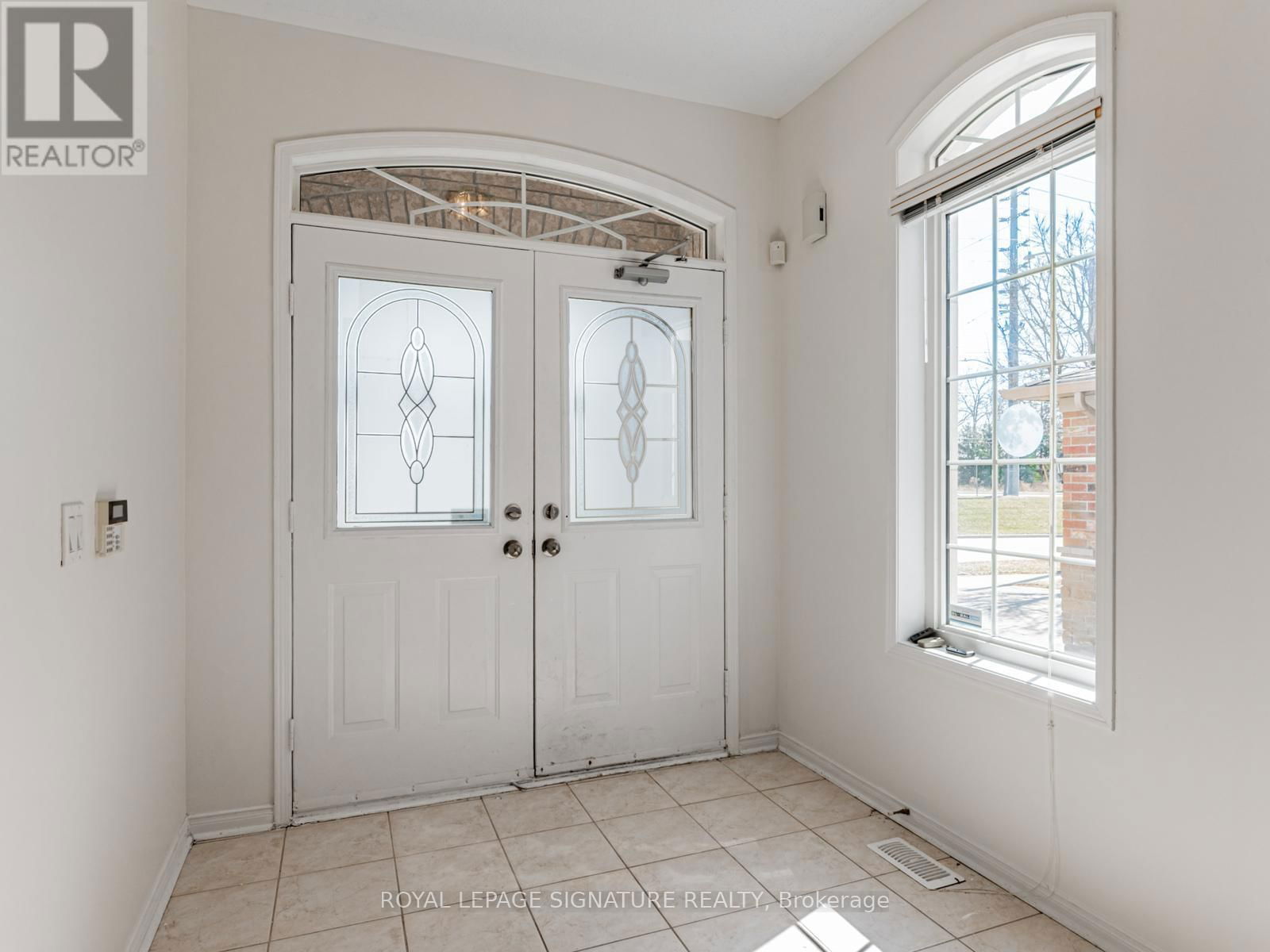 33 BILBERRY CRESCENT Image 2