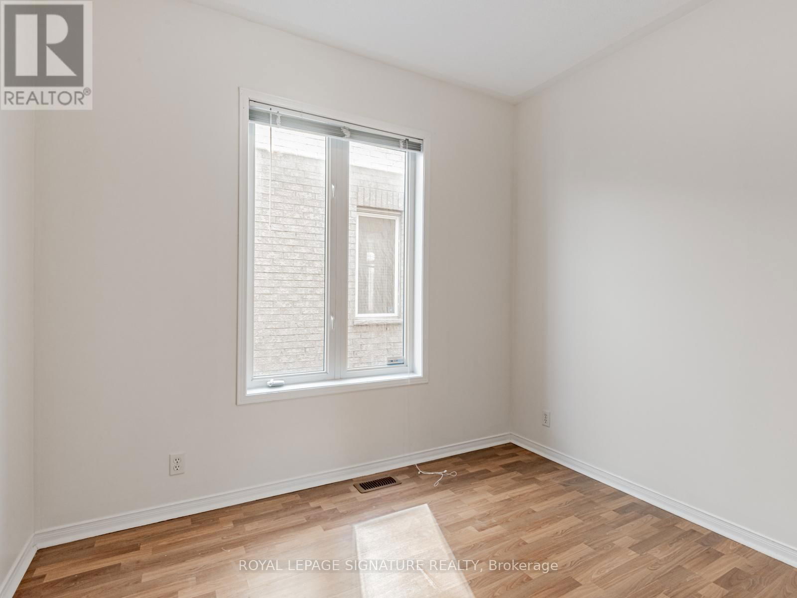 33 BILBERRY CRESCENT Image 24