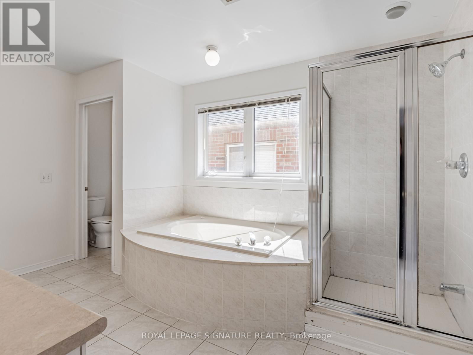 33 BILBERRY CRESCENT Image 28