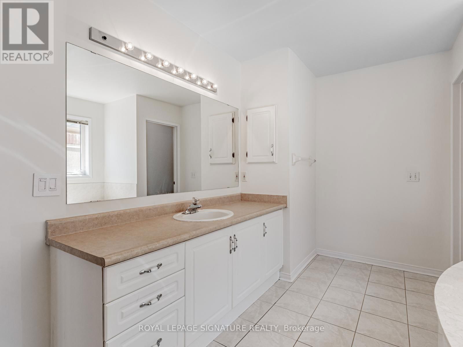 33 BILBERRY CRESCENT Image 29