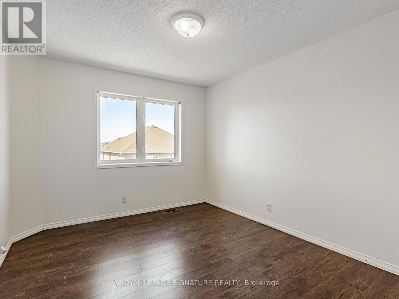 33 BILBERRY CRESCENT Image 31