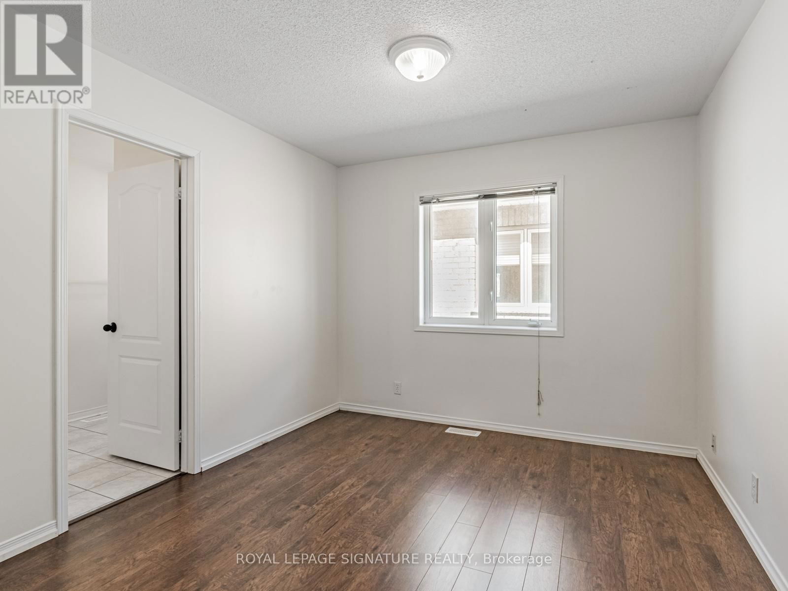 33 BILBERRY CRESCENT Image 35