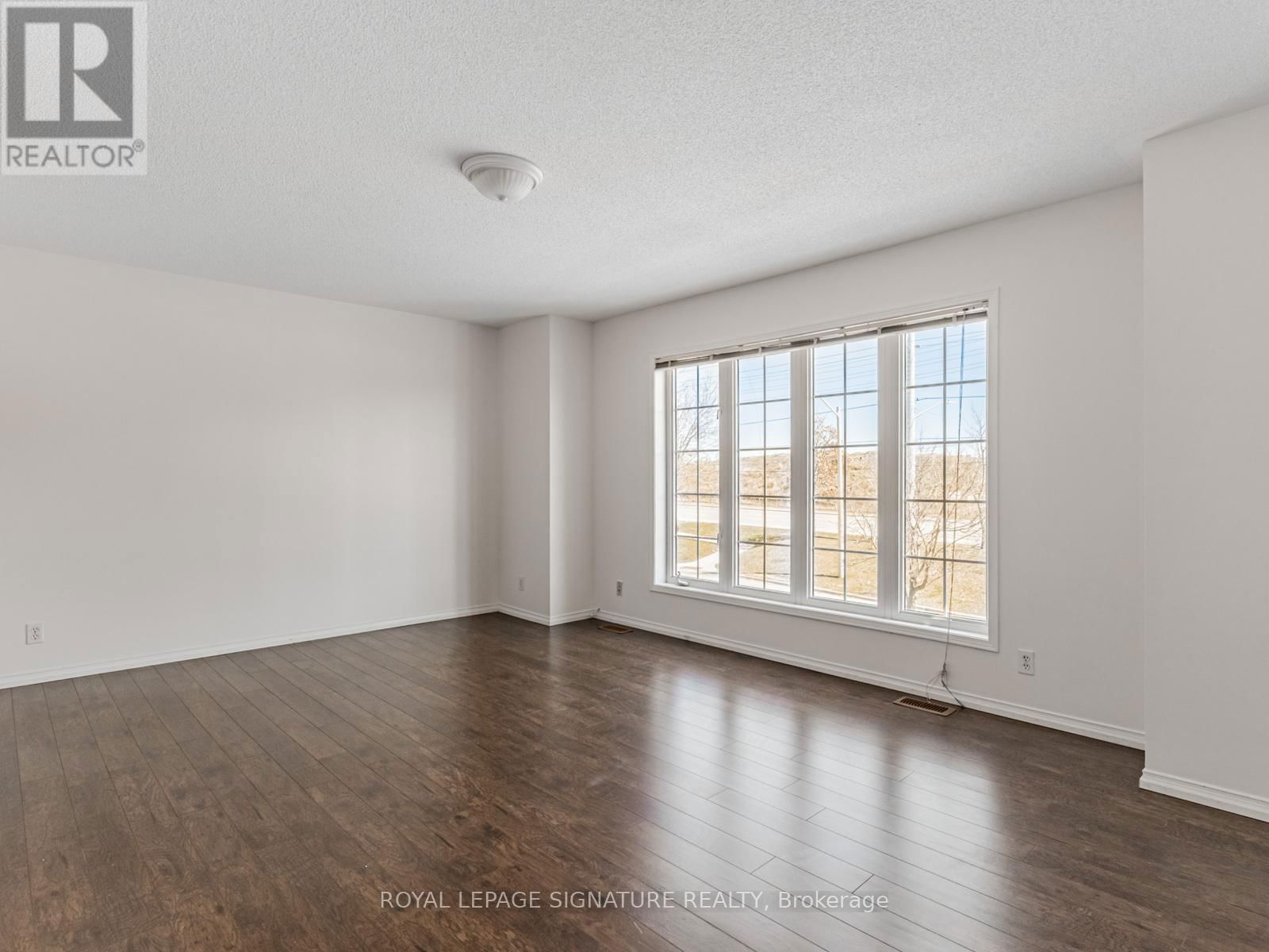 33 BILBERRY CRESCENT Image 39