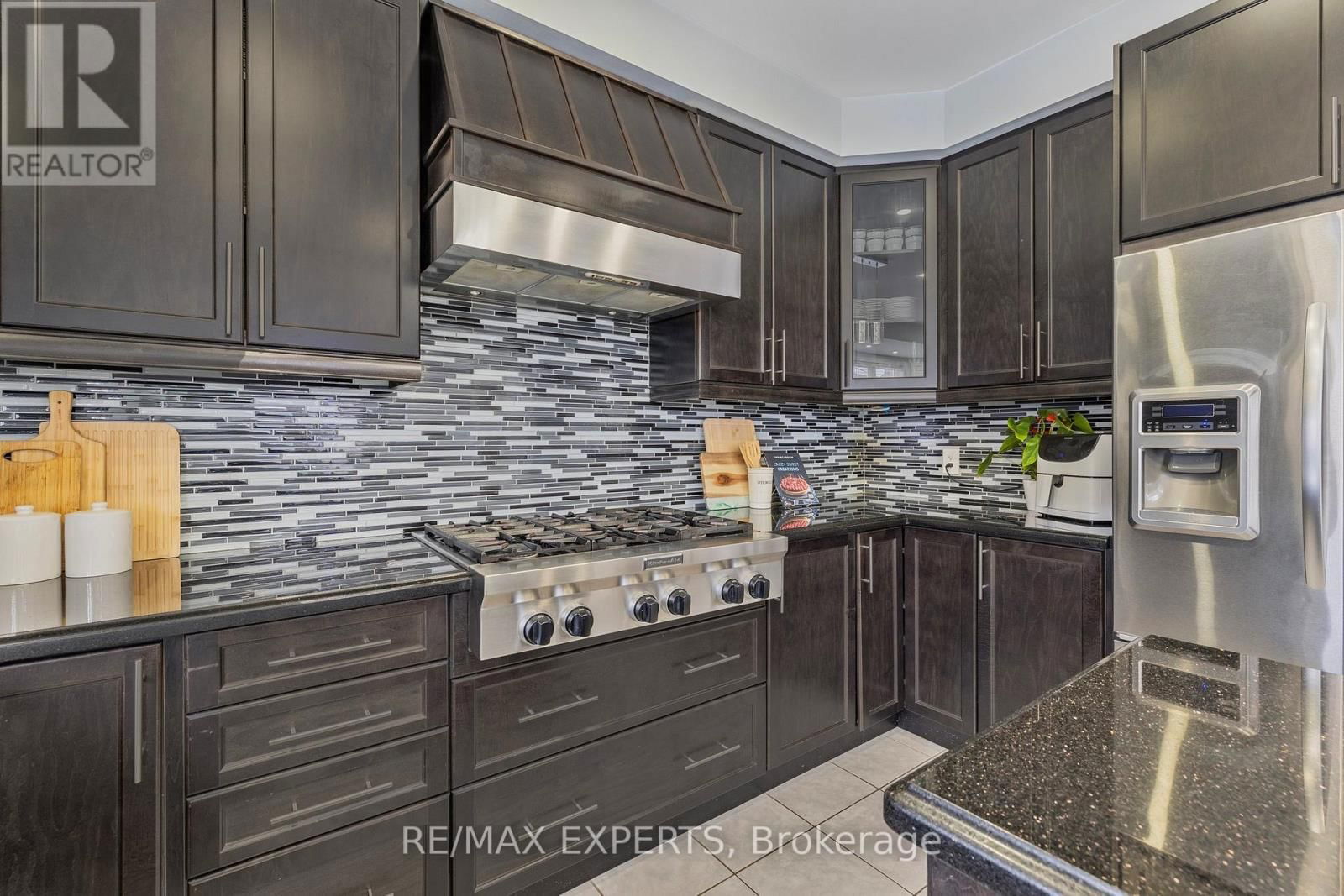24 FARIS STREET Image 24
