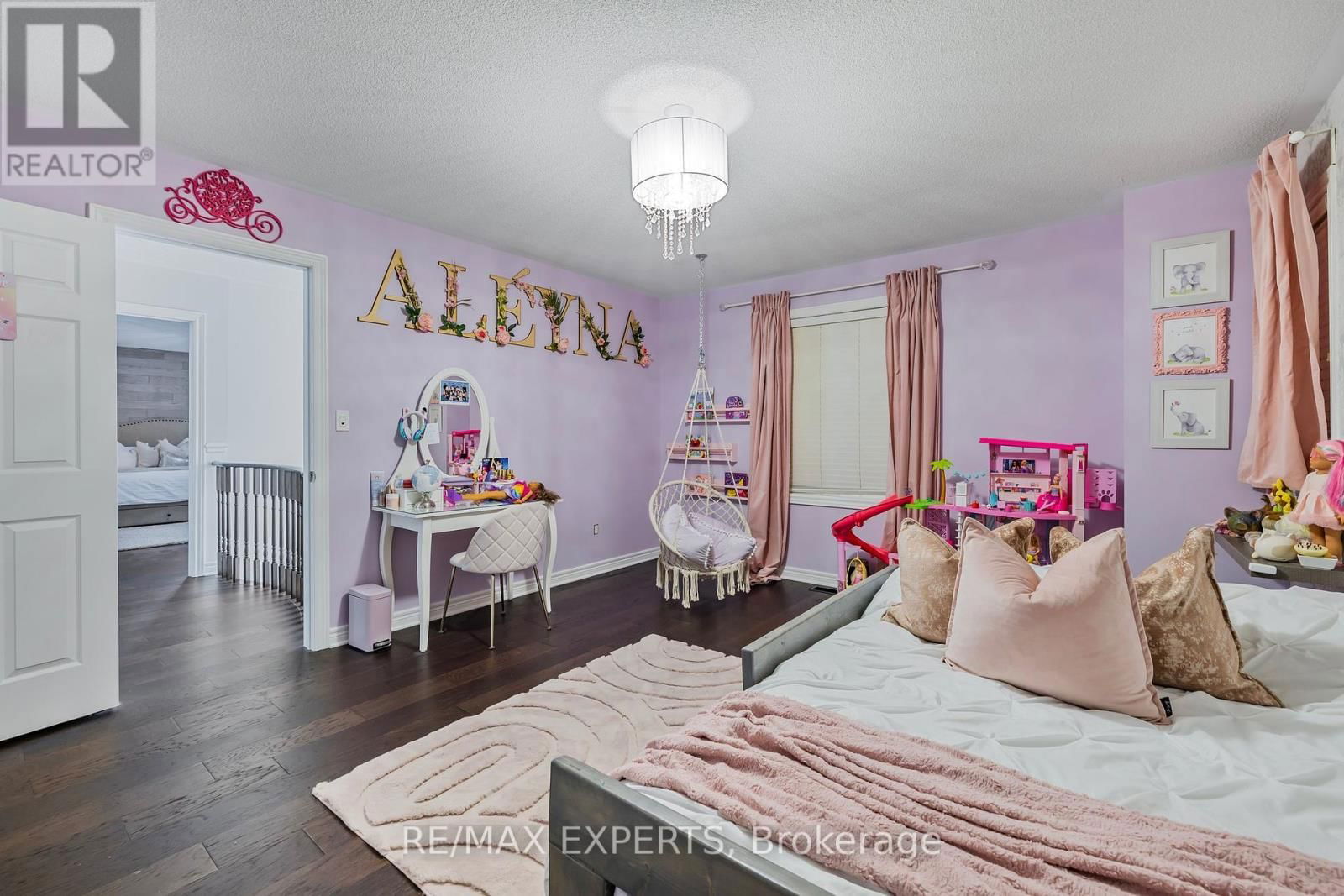 24 FARIS STREET Image 32