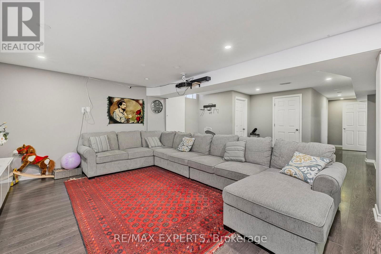 24 FARIS STREET Image 41
