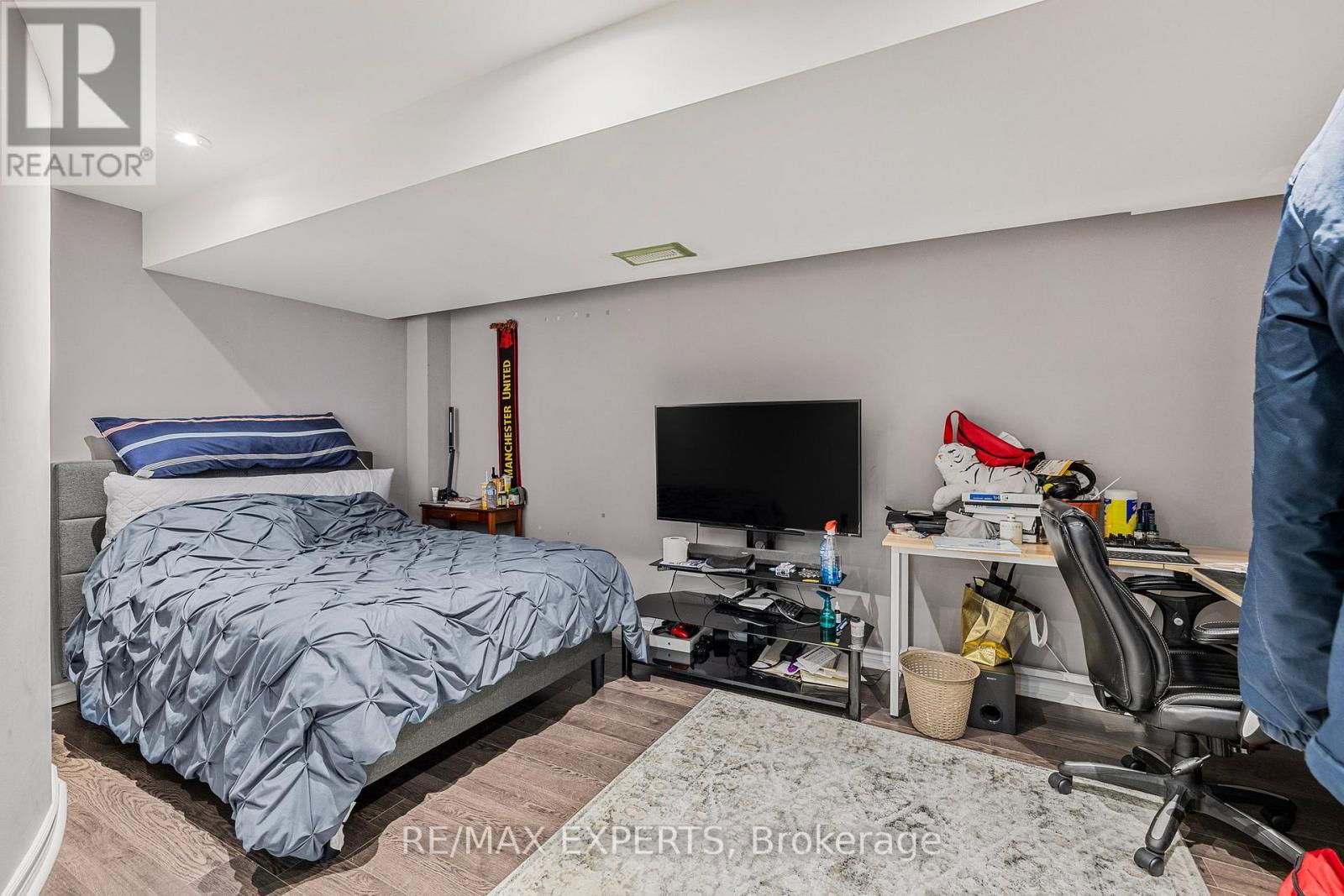 24 FARIS STREET Image 42