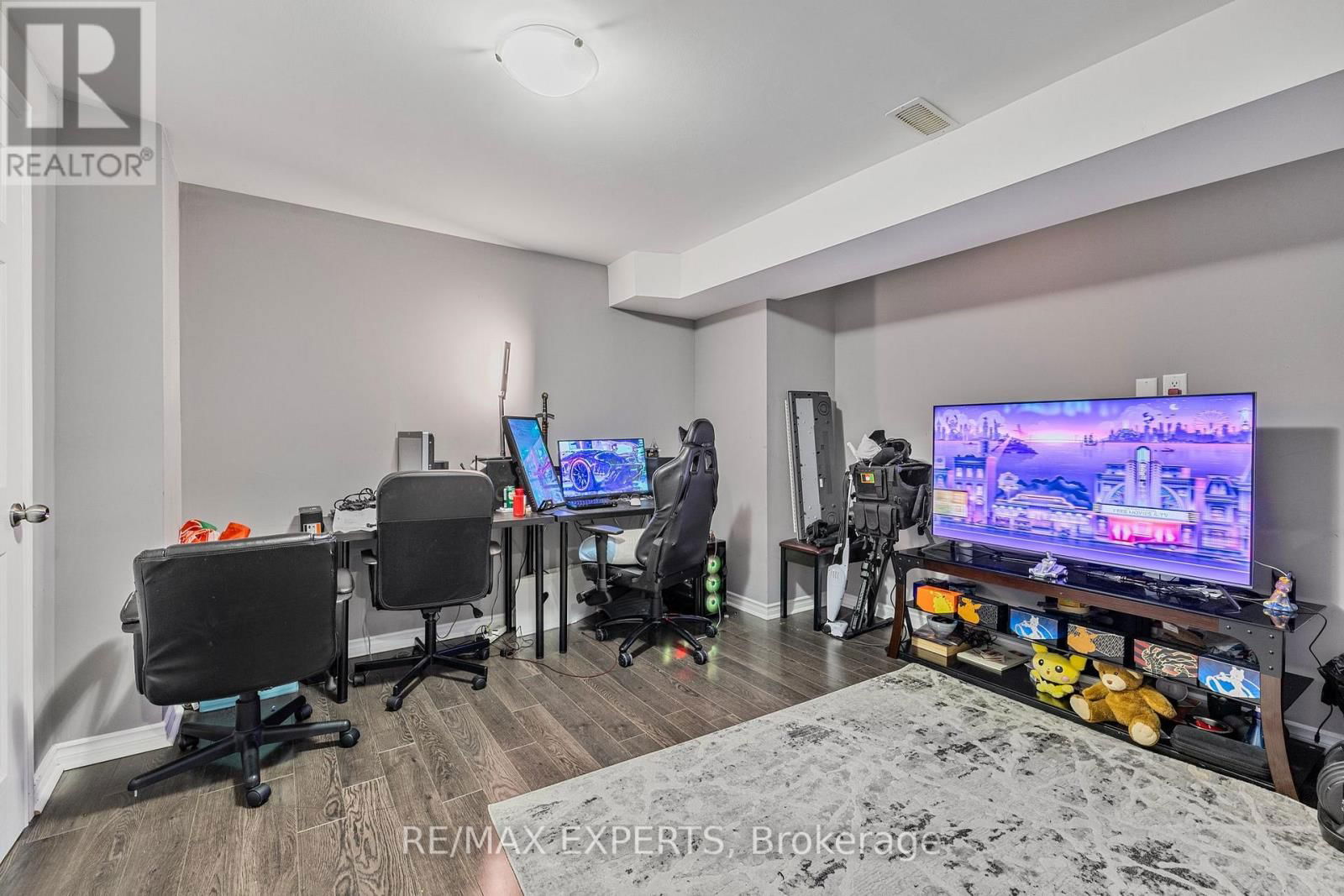 24 FARIS STREET Image 43