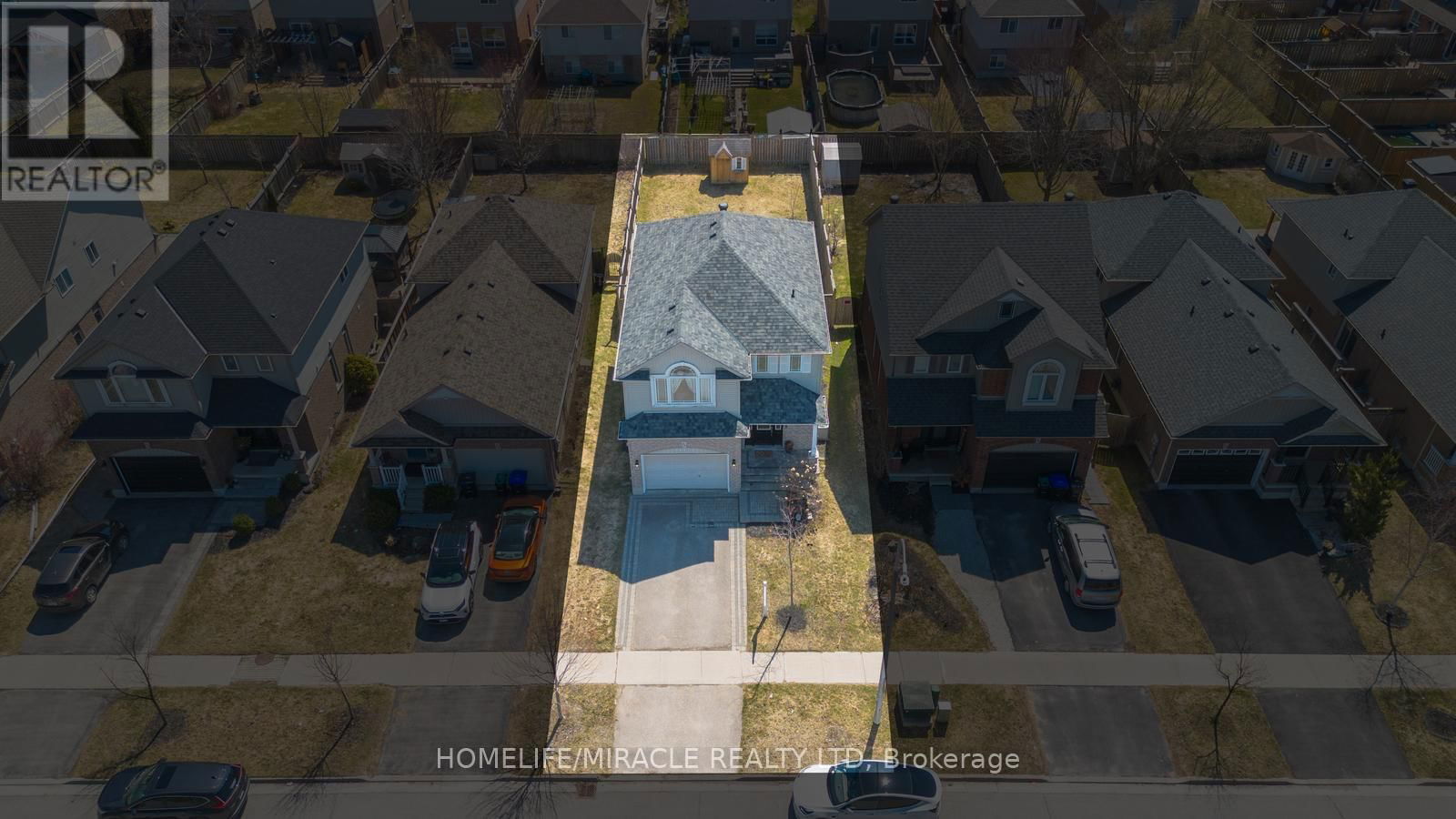 81 SHEPHARD AVENUE Image 2