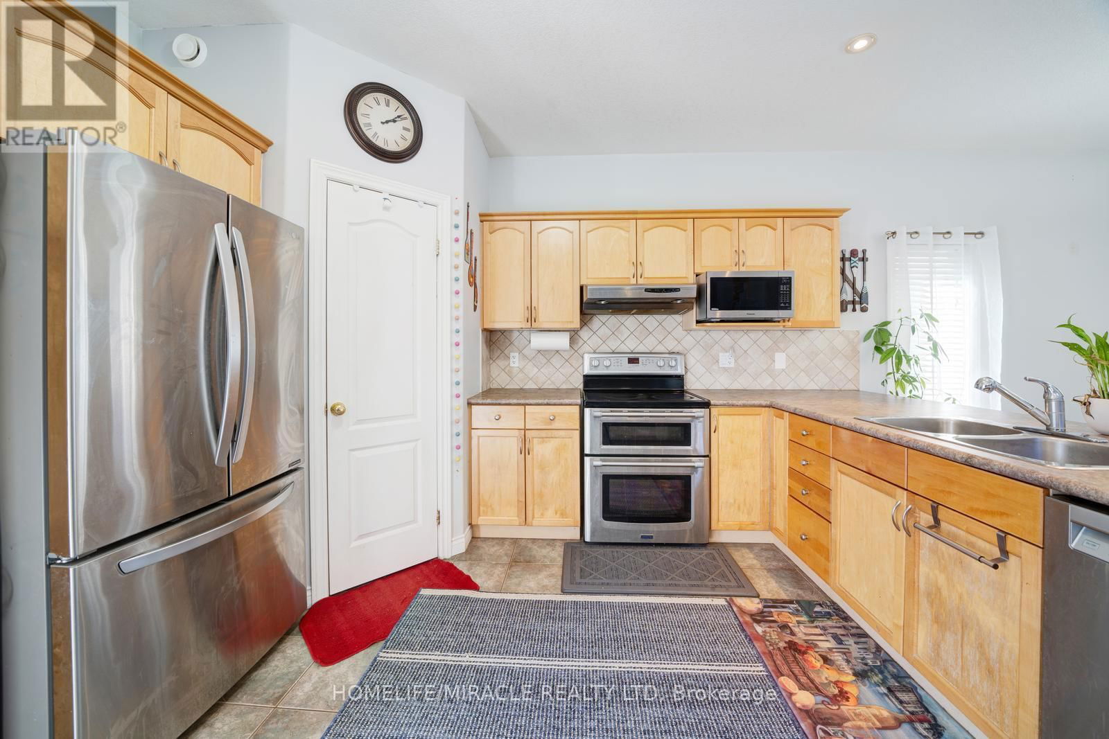 81 SHEPHARD AVENUE Image 23