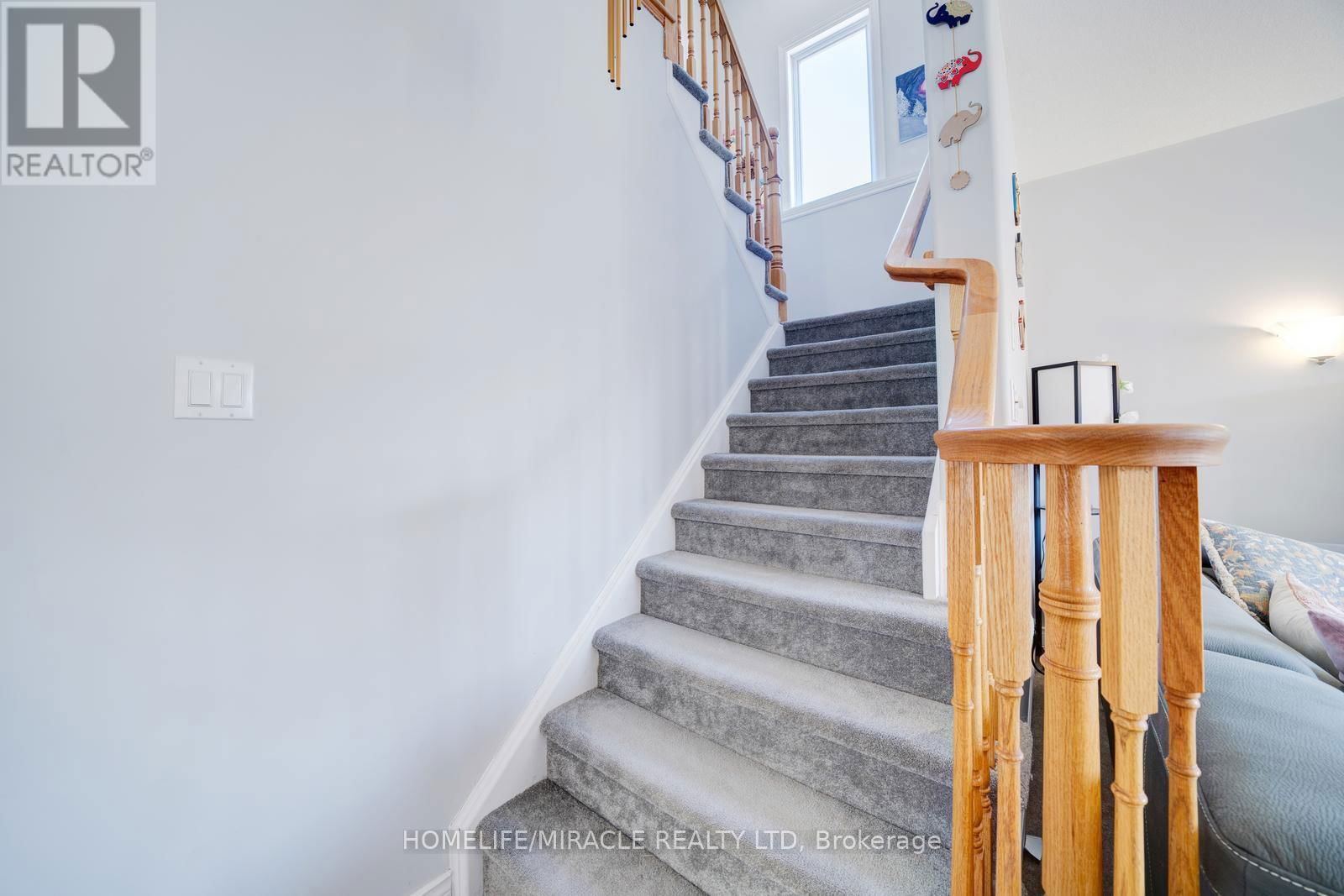 81 SHEPHARD AVENUE Image 29