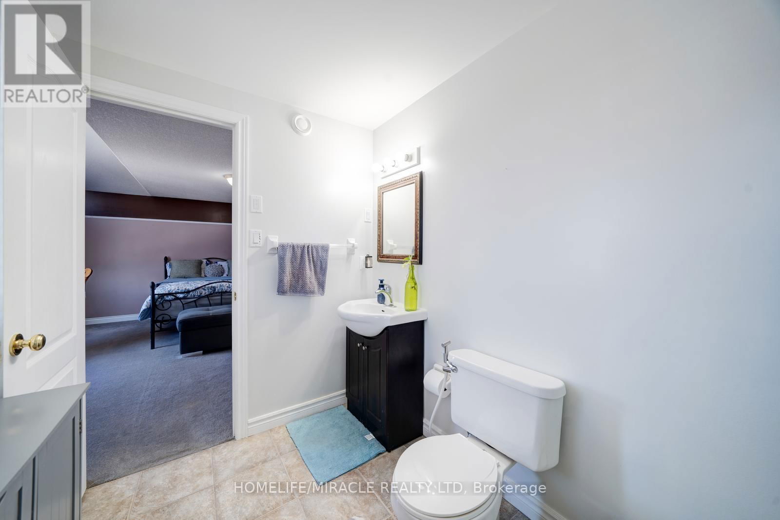 81 SHEPHARD AVENUE Image 34