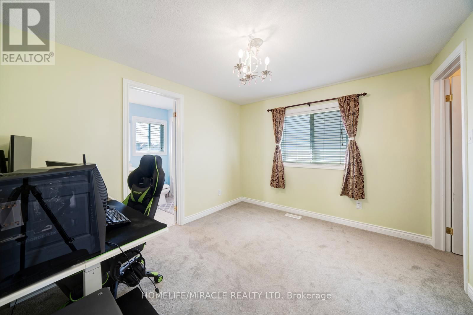 81 SHEPHARD AVENUE Image 35