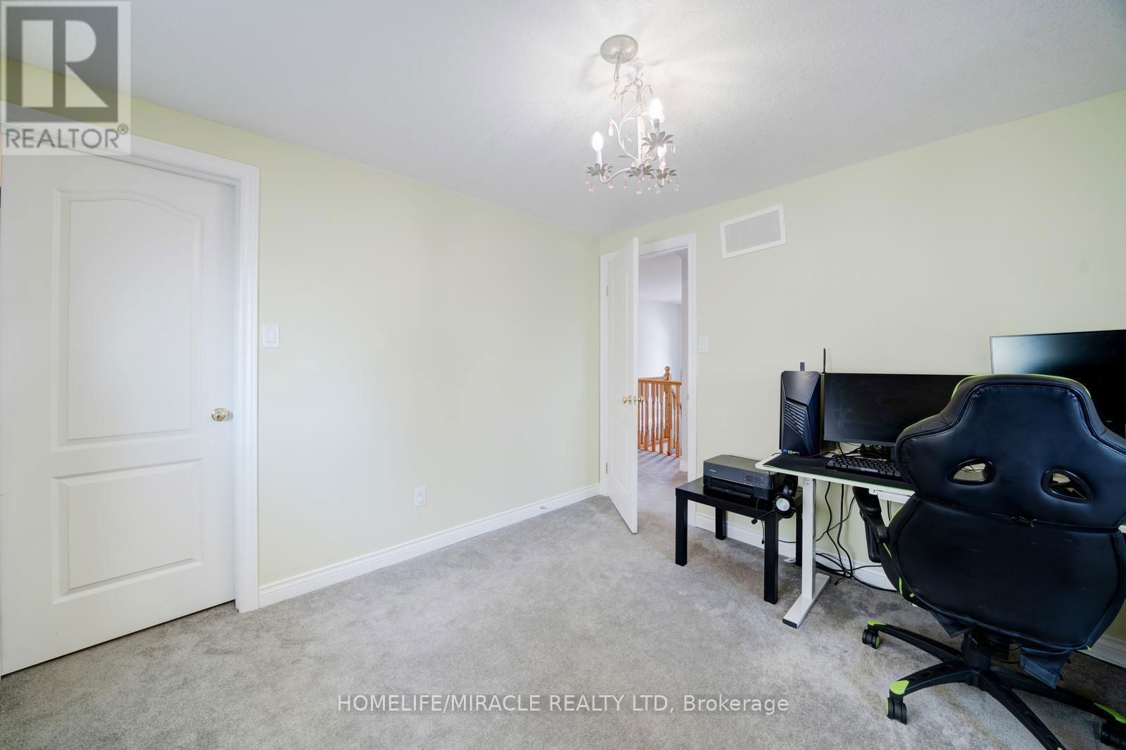 81 SHEPHARD AVENUE Image 36
