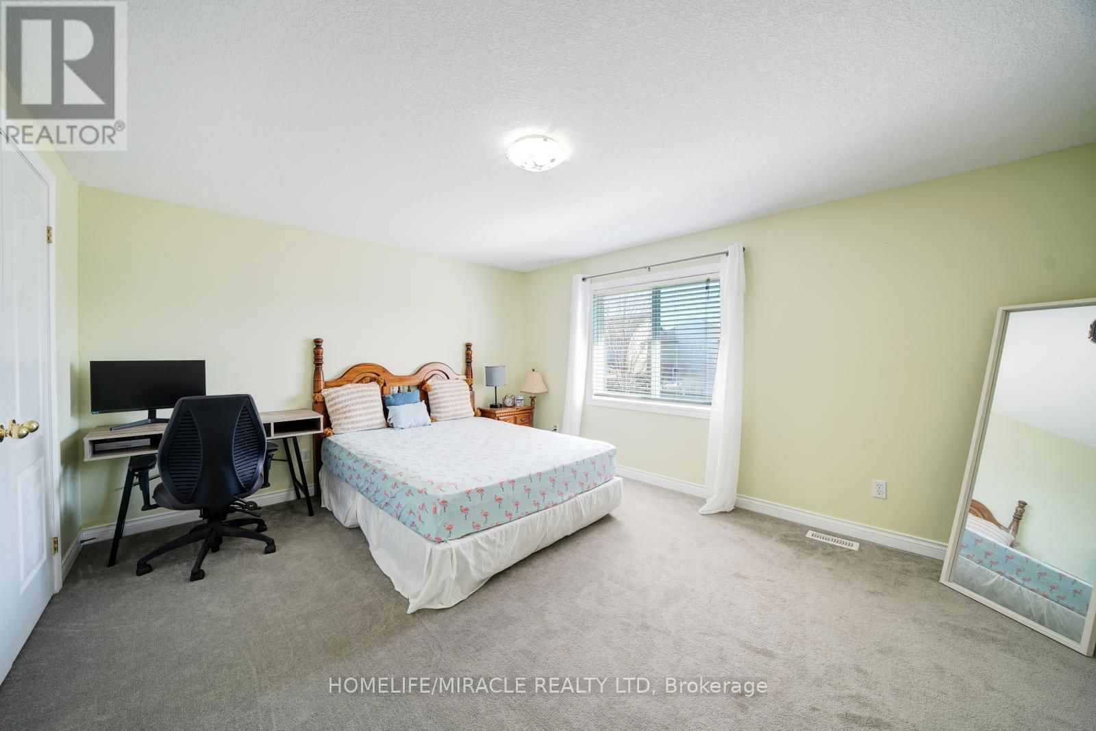 81 SHEPHARD AVENUE Image 38