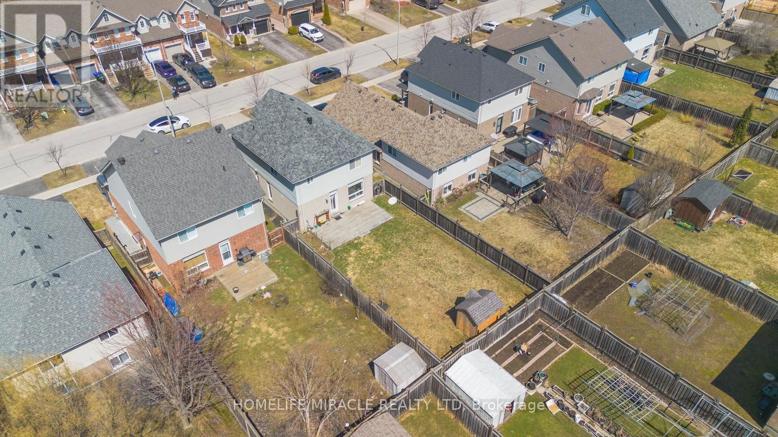 81 SHEPHARD AVENUE Image 4