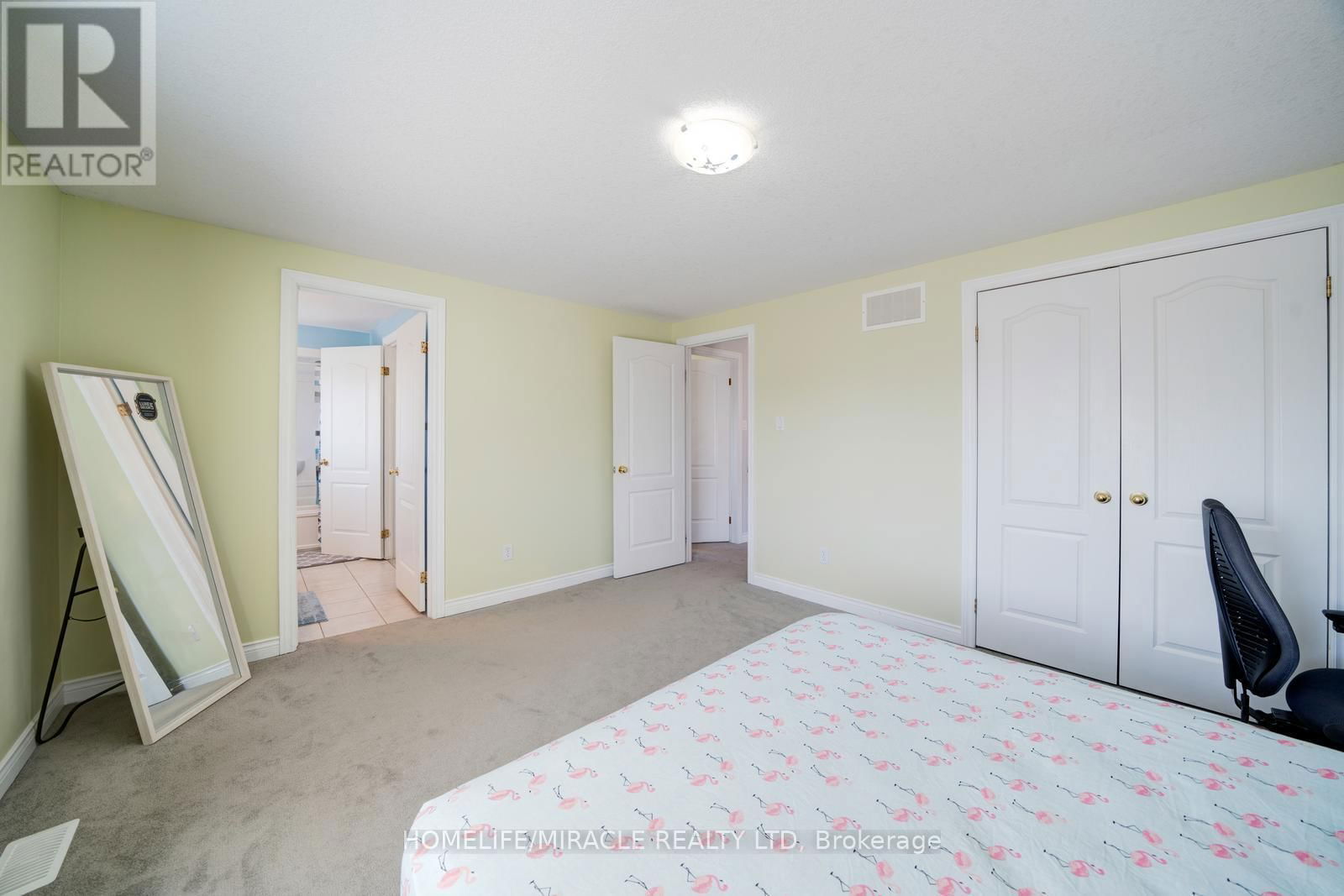 81 SHEPHARD AVENUE Image 40