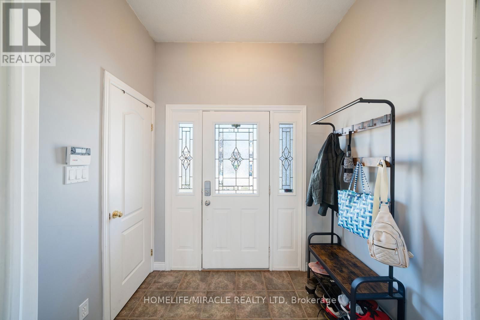 81 SHEPHARD AVENUE Image 7