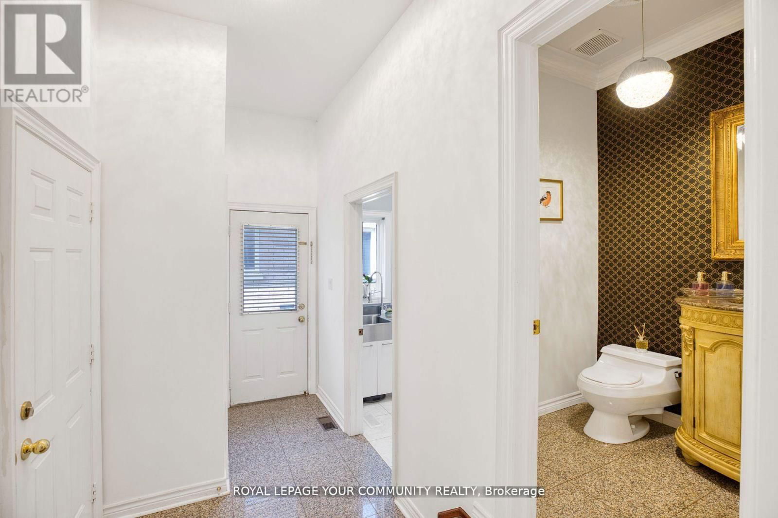 130 GREY ALDER AVENUE Image 16