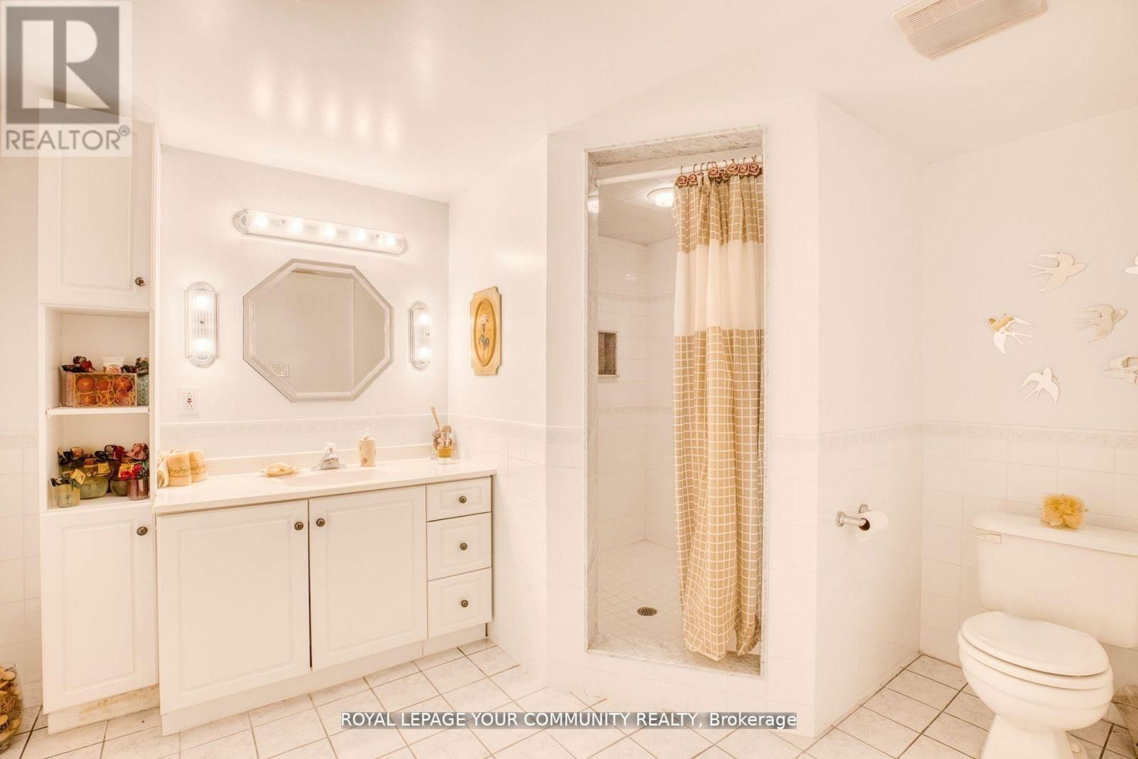 130 GREY ALDER AVENUE Image 35