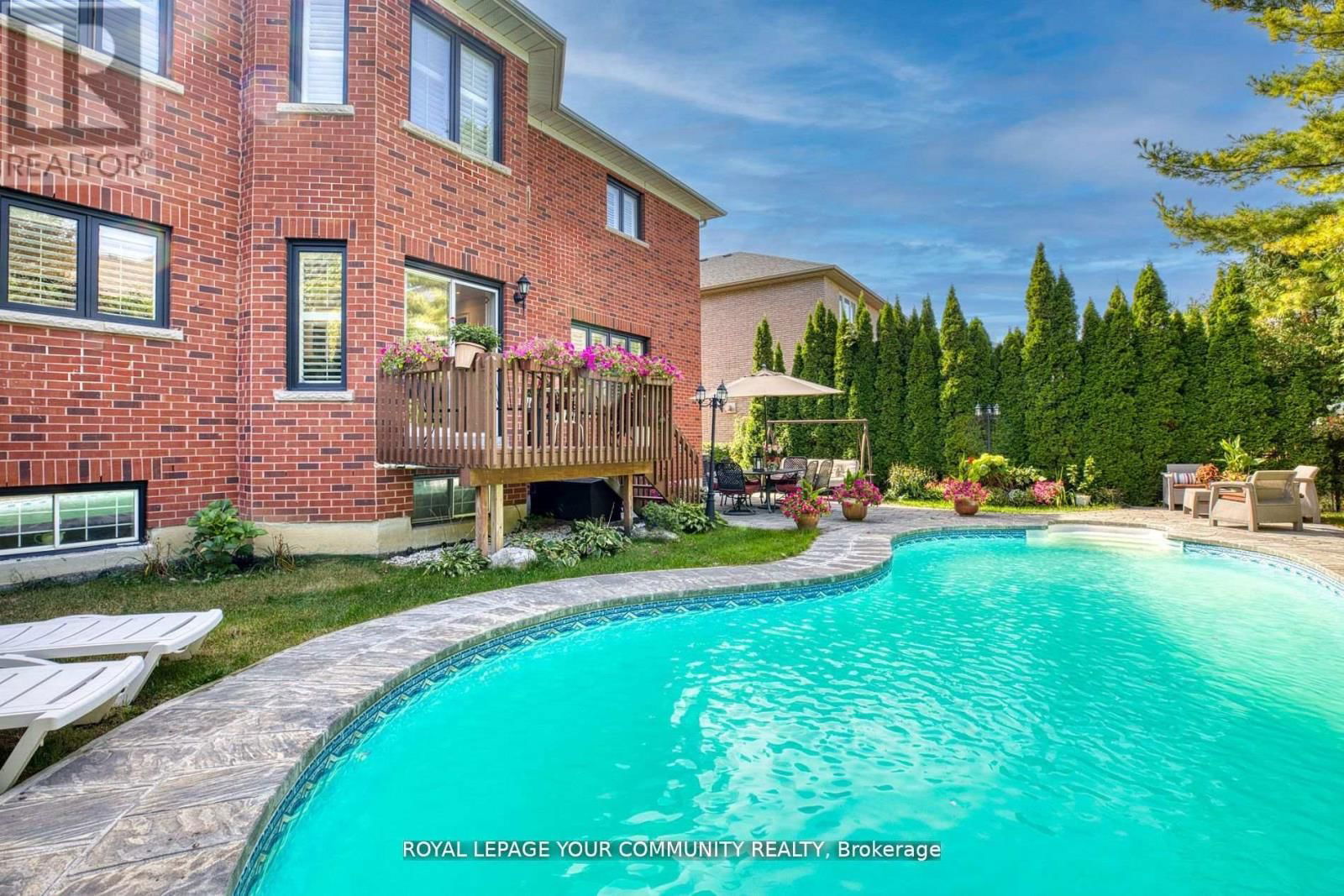130 GREY ALDER AVENUE Image 36
