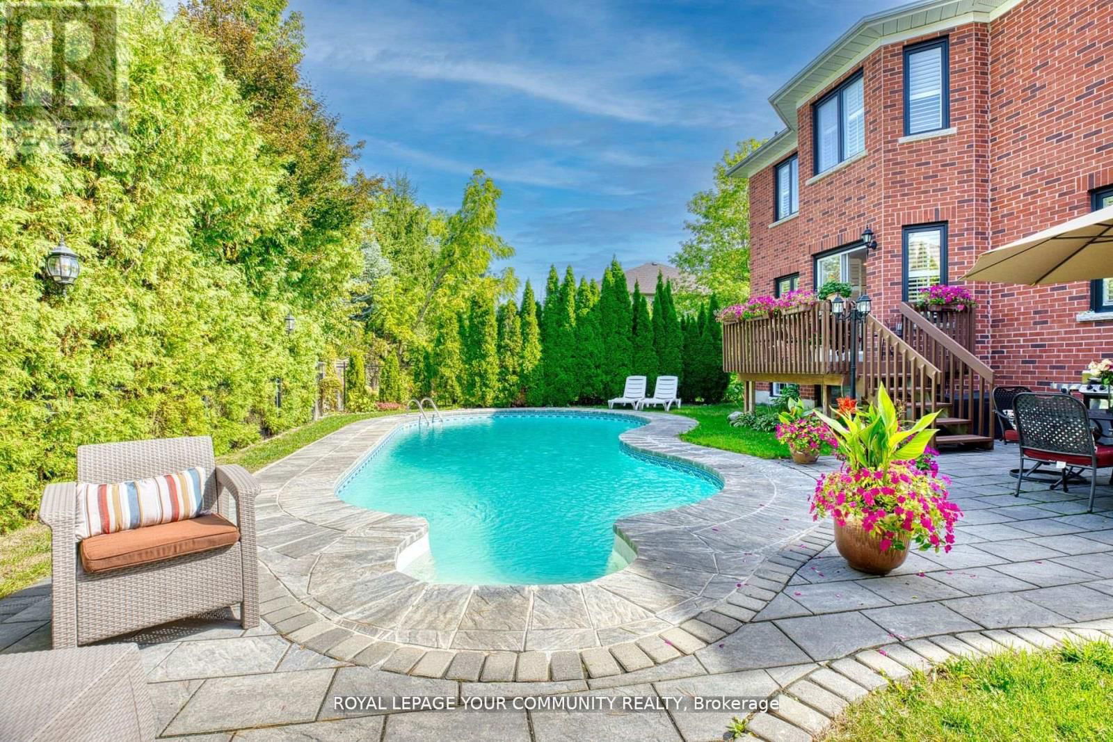 130 GREY ALDER AVENUE Image 37